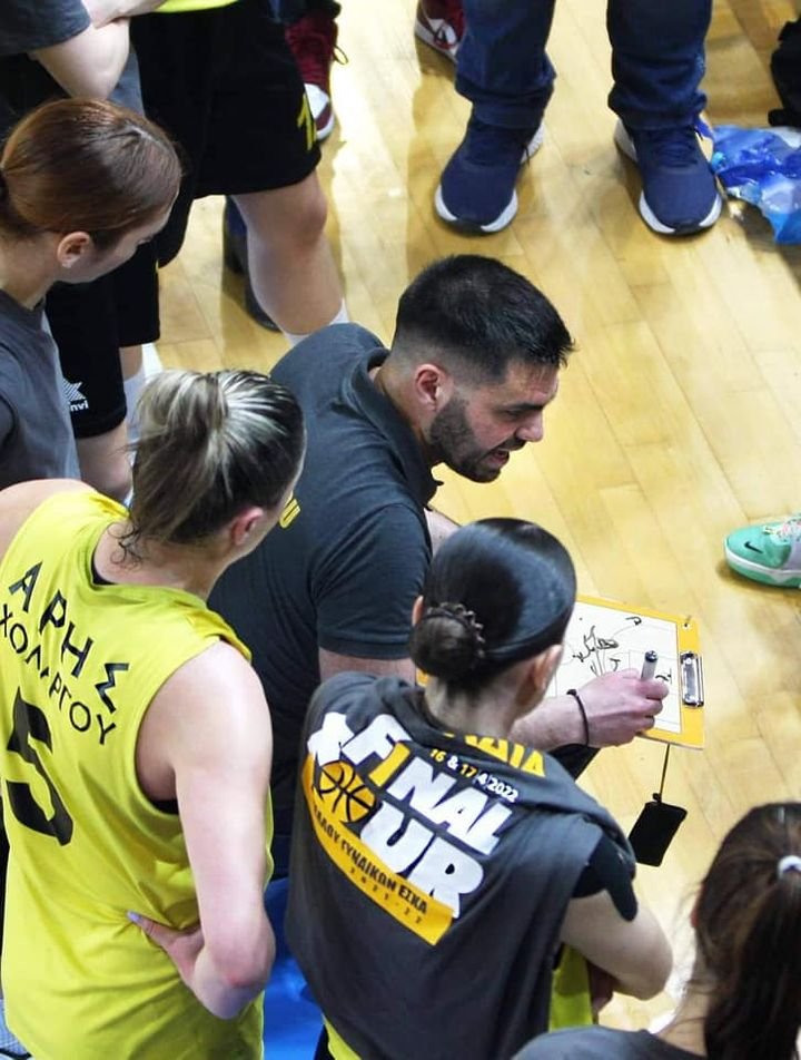 Α-ΕΣΚΑ-Γυναικών:-Παρέμεινε-στον-πάγκο-του-Άρη-Χολαργού-ο-Βεροιόπουλος,-αναλλοίωτος-βασικός-κορμός