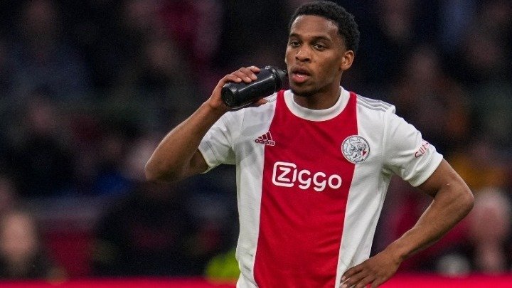 eredivisie:-Πρόταση-της-Γιουνάιτεντ-για-τον-Τίμπερ