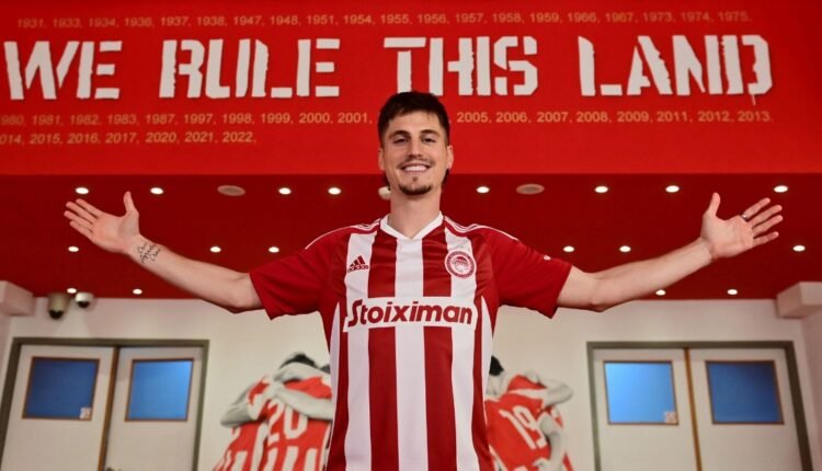 Ολυμπιακός:-Επίσημα-“ερυθρόλευκος”-ο-Σέρτζι-Κανός