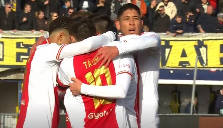 eredivisie:-Έ-χ-ασε-την-ευκαιρία-η-Αϊντχόφεν,-διέλυσε-την-Καμπούρ-ο-Άγιαξ