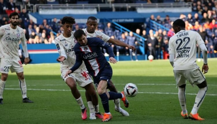 ligue-1:-Νίκη-της-Παρί-Σεν-Ζερμέν-στις-καθυστερήσεις-με-τον-Μέσι