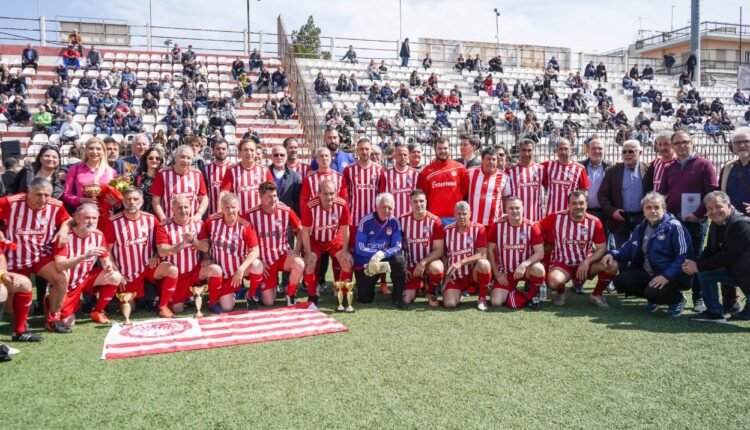 Βραδυποριακός-Ταλαιπωριακός:-3-3-με-λάμψη-σε-έναν-ιστορικό-αγώνα