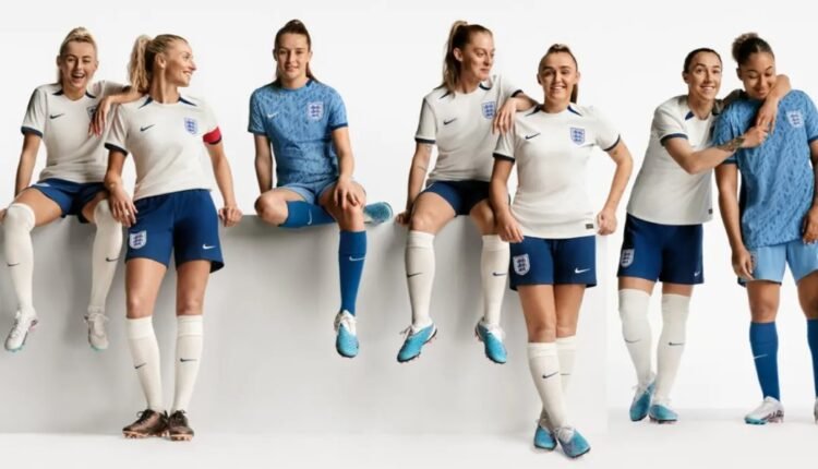 Ποδόσφαιρο-Γυναικών:-Μπλε-σορτς-θα-φορούν-πλέον-οι-παίκτριες-της-Εθνικής-Αγγλίας
