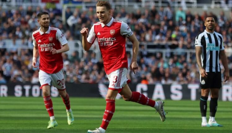 premier-league:-“Διπλό”-στο-Σαιντ-Τζέιμς-Παρκ-η-Άρσεναλ