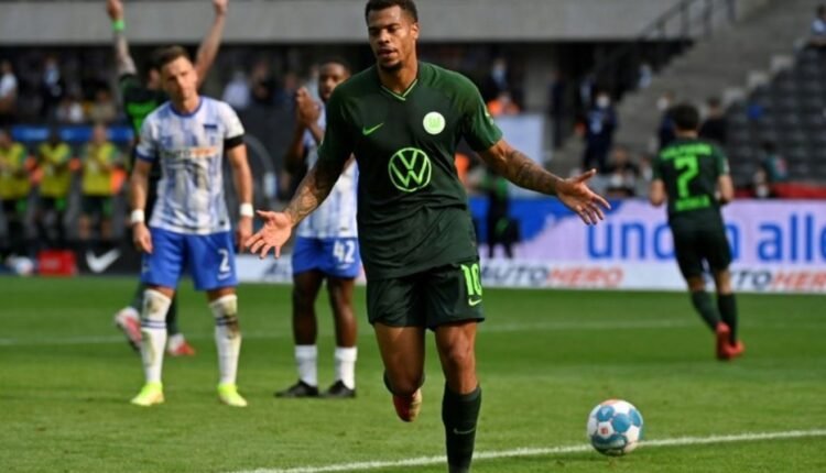 Εξετάζει-τον-Λούκας-Νμέτσα-η-Μάντσεστερ-Γιουνάιτεντ