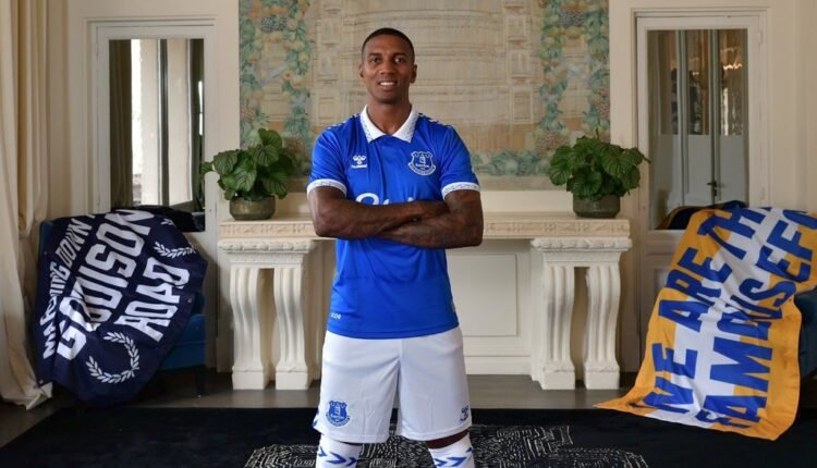 Υπέγραψε-στην-Έβερτον-ο-Άσλεϊ-Γιανγκ