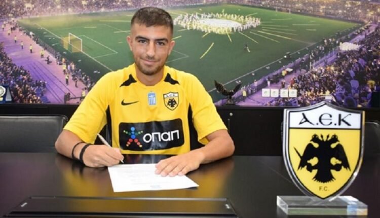 Στην-ΑΕΚ-Β’-ο-Λάμπρος-Μουστάκας
