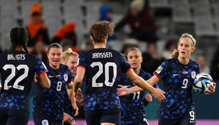 Παγκόσμιο-Κύπελλο-Γυναικών:-Πέρασαν-Ολλανδία-και-ΗΠΑ