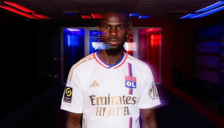 Λυών:-Δανεικός-ο-Μάμα-Μπαλντέ