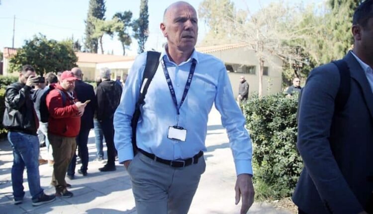 ΕΠΟ:-Παραιτήθηκε-ο-Στιβ-Μπένετ-από-την-ΚΕΔ