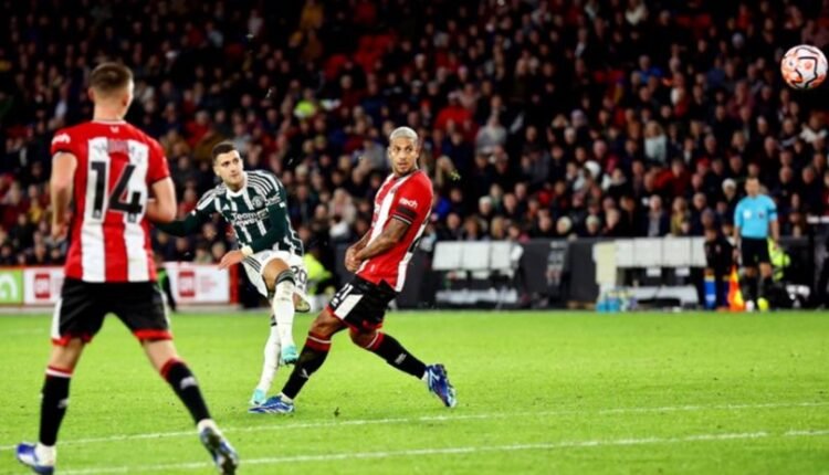 premier-league:-Νίκη-της-Μάντσεστερ-Γιουνάιτεντ-στη-μνήμη-του-Μπόμπι-Τσάρλτον