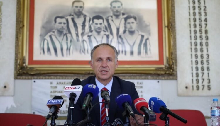 Ερασιτέχνης-Ολυμπιακός:-«Τους-μπαχαλάκηδες-δεν-τους-θέλουμε-–-Όσοι-υπέστησαν-βία-από-τους-αστυνομικούς-να-έρθουν-μαζί-μας»