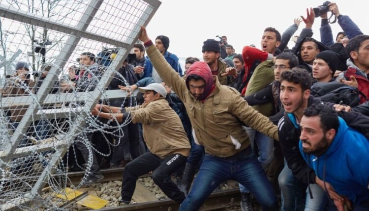 Η-κυβέρνηση-συνεχίζει-να-νομιμοποιεί-χιλιάδες-παράνομους-μετανάστες