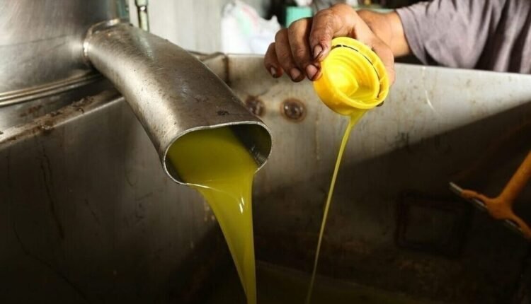 Με-το…-κιάλι-βλέπουν-βασικά-και-απαραίτητα-είδη-οι-καταναλωτές-ενόψει-Χριστουγέννων