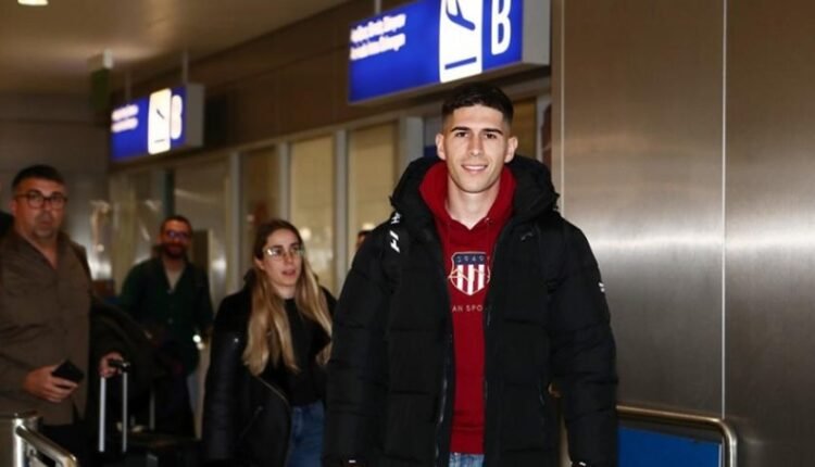 Ολυμπιακός:-Στην-Αθήνα-ο-Φραν-Ναβάρο-–-“Είμαι-πολύ-ευχαριστημένος-που-έρχομαι-σε-ένα-πολύ-μεγάλο-σύλλογο”