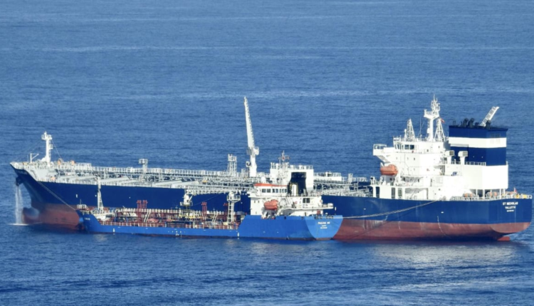 «Συναγερμός»-στον-Κόλπο-του-Ομάν:-Κατέλαβαν-πλοίο-ελληνικών-συμφερόντων