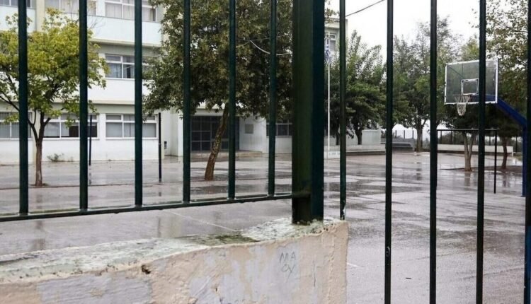 Τα-σχολεία-που-θα-ανοίξουν-μια-ώρα-αργότερα-τη-Δευτέρα-15/1-λόγω-του-παγετού