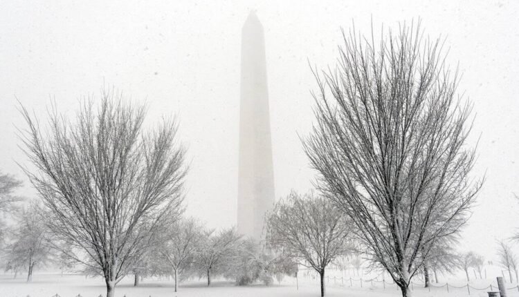 Τουλάχιστον-33-νεκροί-και-3.000-ακυρωμένες-πτήσεις-στις-ΗΠΑ-από-σφοδρή-κακοκαιρία
