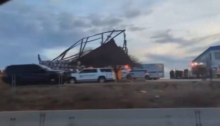 Τρεις-νεκροί-και-πολλοί-τραυματίες-στις-ΗΠΑ-από-κατάρρευση-υπόστεγου-σε-αεροδρόμιο