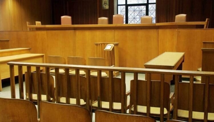 Φυλάκιση-αλλά-με-αναστολή-σε-αμετανόητο-54χρονο-στη-Λάρισα-που-θώπευσε-την-εγγονή-του