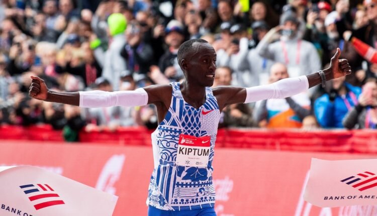 Νεκρός-σε-τροχαίο-ο-Κέλβιν-Κιπτούμ,-ο-δρομέας-που-κατέχει-το-παγκόσμιο-ρεκόρ-στον-μαραθώνιο