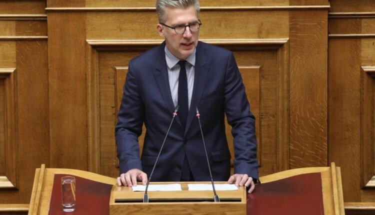 Σκέρτσος-για-γάμο-ομοφυλόφιλων:-Κάνουμε-ένα-τολμηρό-βήμα