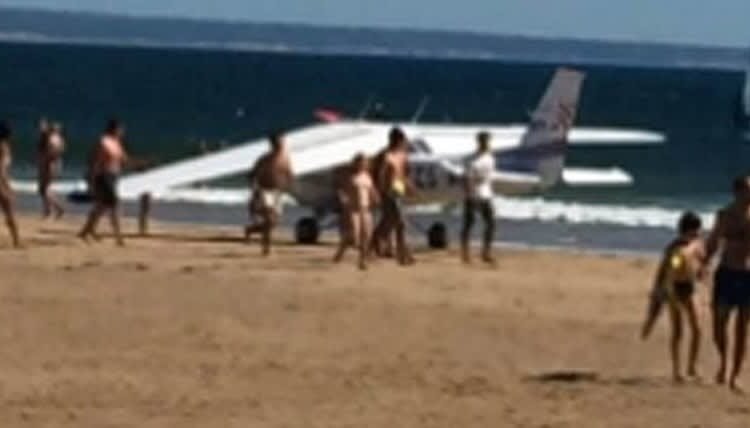 Αεροσκάφος-πραγματοποίησε-αναγκαστική-προσγείωση-σε-παραλία-σκοτώνοντας-έναν-άνθρωπο-στο-Μεξικό
