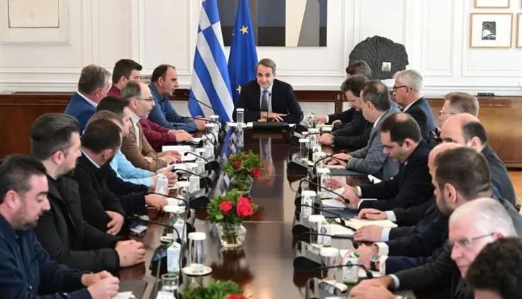 Φθηνότερο-ρεύμα-για-όλους-τους-αγρότες-για-2+8-χρόνια-και-προκαταβολή-του-ΕΦΚ