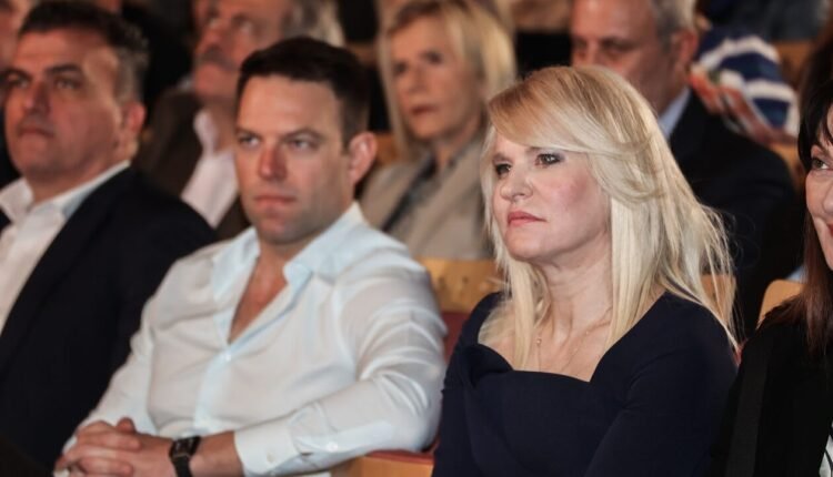 Βολές-Τζάκρη-στα-μέλη-της-Πολιτικής-Γραμματείας-του-ΣΥΡΙΖΑ:-«Αν-πείτε-ότι-αμφισβητείτε-τον-Κασσελάκη,-θα-γελούν-μαζί-σας»