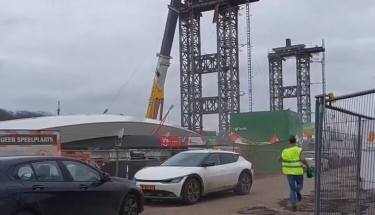 Κατέρρευσε-γέφυρα-υπό-κατασκευή-στην-Ολλανδία-με-δύο-νεκρούς-και-δύο-τραυματίες