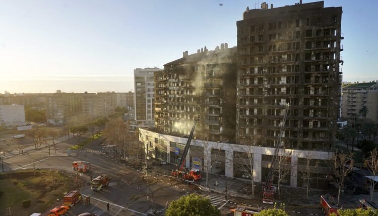 Φονική-πυρκαγιά-σε-πολυκατοικία-στη-Βαλένθια:-Στους-10-ο-αριθμός-των-νεκρών