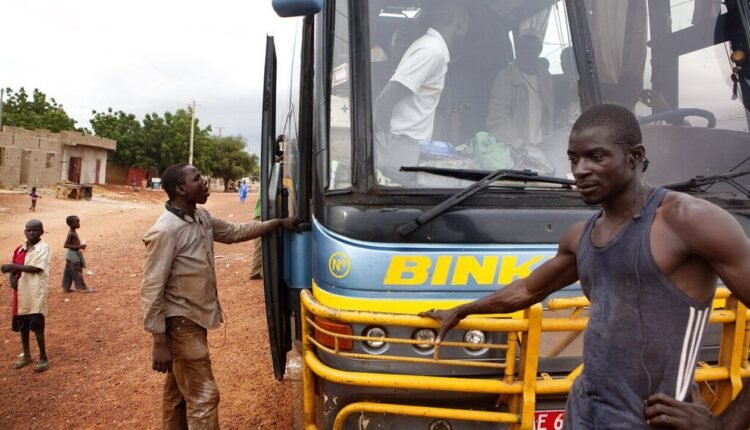 Τραγωδία-στο-Μάλι:-Λεωφορείο-έπεσε-από-γέφυρα-–-Δεκάδες-νεκροί
