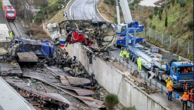 Πρόταση-μομφής-από-αντιπολίτευση-λόγω-συγκάλυψης-ευθυνών-του-εγκλήματος-στα-Τέμπη