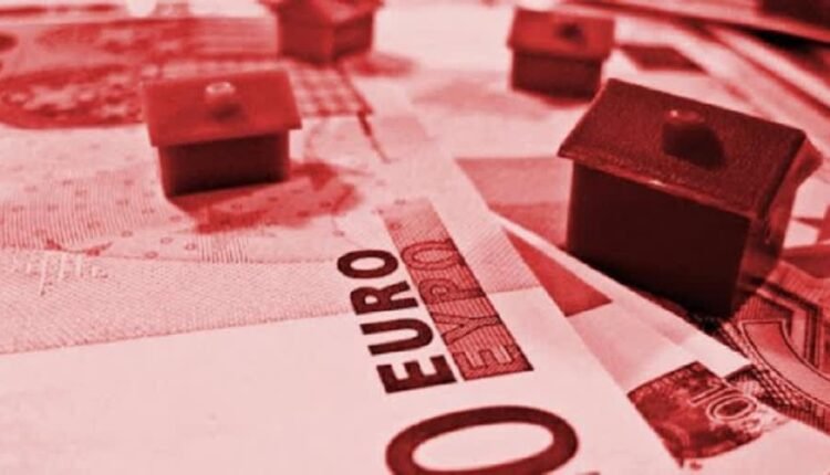 Αφού-λεφτά-δεν-υπάρχουν-τρώνε-από-τα-έτοιμα-οι-Έλληνες:-Μείωση-καταθέσεων-πάνω-από-1-Δισ.-τον-Φεβρουάριο