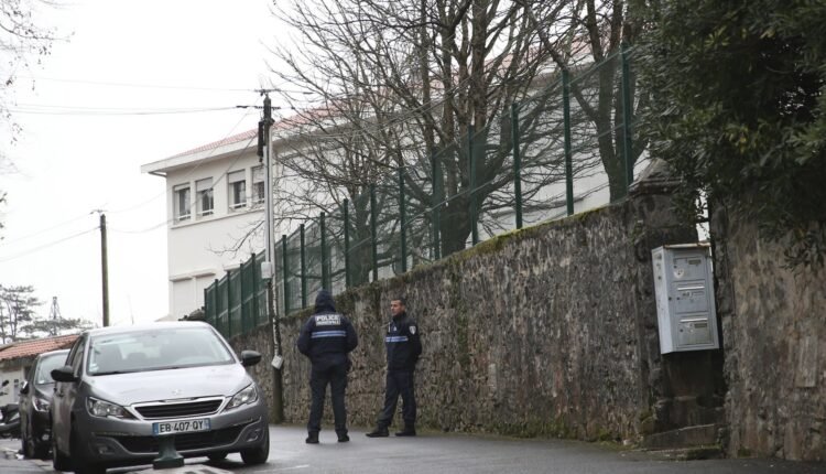 Γαλλία:-Ανήλικοι-έκαναν-φάρσες-για-βόμβες-σε-σχολεία-–-Τρεις-συλλήψεις