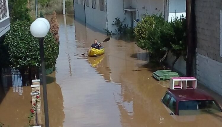 Λάρισα:-Οργισμένοι-οι-πλημμυροπαθείς-της-Νέας-Σμύρνης-με-την-απάντηση-της-ΑΑΔΕ