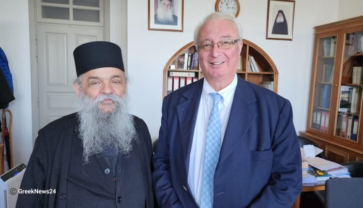 Στο-Άγιο-Όρος-ο-υπ.-ευρωβουλευτής-της-Νέας-Δημοκρατίας-Θανάσης-Τσουχαντάρης