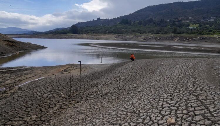 Μποκοτά:-Δεσμεύει-αποθέματα-νερού-για-9-εκατ.-ανθρώπους-–-Η-λειψυδρία-φέρνει-αυστηρά-μέτρα