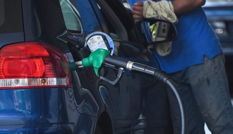 «Στα-ύψη»-οι-τιμες-των-καυσίμων:-Πάνω-από-δύο-ευρώ-το-Πάσχα-η-βενζίνη