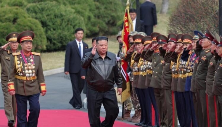 Ο-Κιμ-Γιονγκ-είπε-στον-αρχηγό-του-στρατού-του-να-αρχίσει-να-κινητοποιεί-«όλα-τα-μέσα»-γιατί-η-χώρα-οδεύει-για-πόλεμο