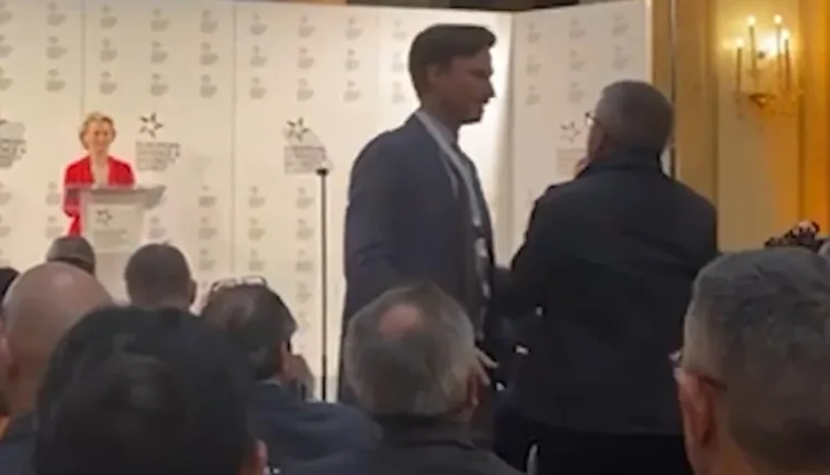 Διέκοψαν-την-φον-ντερ-Λάιεν-με-συνθήματα-για-την-Παλαιστίνη:-«Έχετε-αίμα-στα-χέρια-σας»