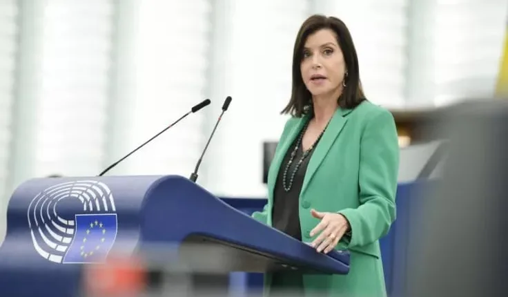 Εmail-gate:-2,8-εκατομμύρια-ευρώ-διεκδικούν-οι-απόδημοι-για-το-σκάνδαλο