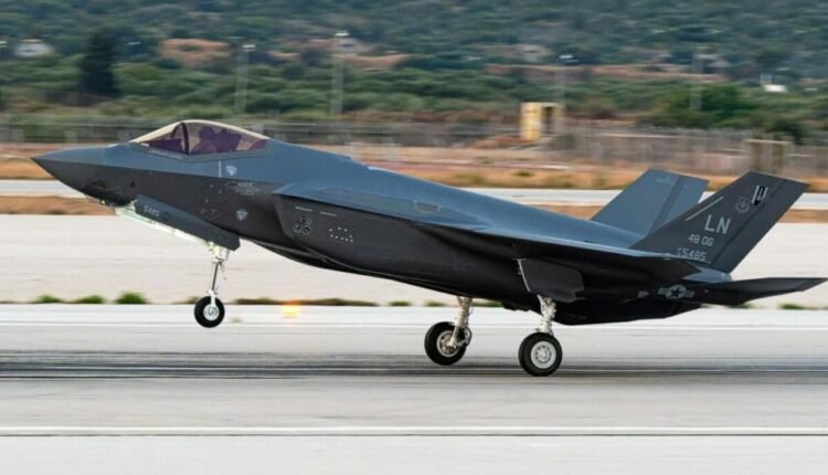 Σοκ-και-δέος-Ο-γραμματέας-της-Πολεμικής-Αεροπορίας-των-ΗΠΑ-αποκαλύπτει-ότι-μόνο-το-1/3-των-f-35-είναι-επιχειρησιακό