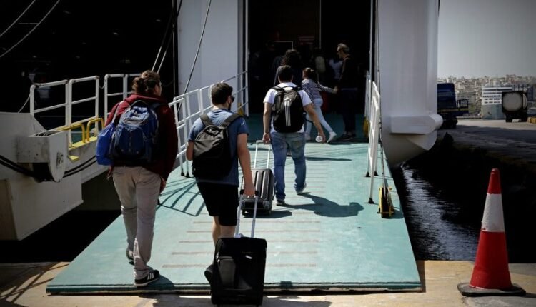 Πάσχα-2024:-Στα-ύψη-η-βενζίνη-και-τα-εισιτήρια-για-τις-διακοπές,-διατηρείται-η-ακρίβεια-παντού