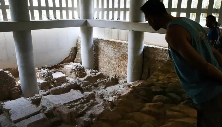 Εντοπίστηκε-ο-ακριβής-χώρος-ταφής-του-Πλάτωνα-στην-«Ακαδημία-Πλάτωνος»