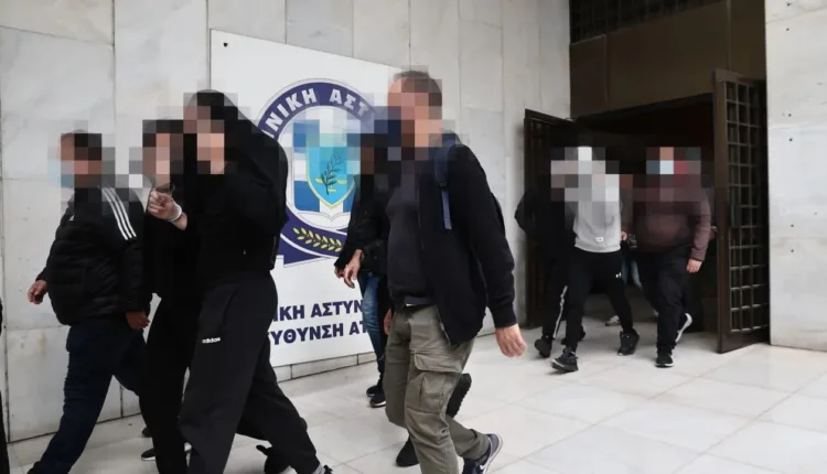 Οι-σχέσεις-της-εγκληματικής-οργάνωσης-της-«Θύρας-7»-με-τον-επίσημο-Ολυμπιακό