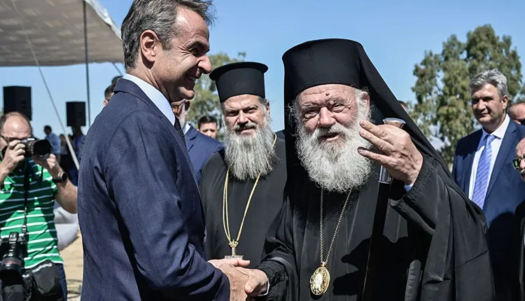 «Ιερή-συμφωνία»-Μητσοτάκη-–-Ιερώνυμου