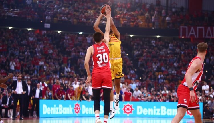 Ολυμπιακός-Μπαρτσελόνα:-“Κλοπή”-σε-νεκρό-χρόνο-στο-ΣΕΦ-και-θα-παλέψει-για-ανατροπή-ο-Ολυμπιακός