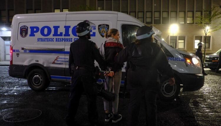 Ο-πόλεμος-της-Γάζας-«πέρασε»-στα-πανεπιστήμια-των-ΗΠΑ-που-αντιδρούν-Εκτεταμένα-επεισόδια-και-εκατοντάδες-συλλήψεις