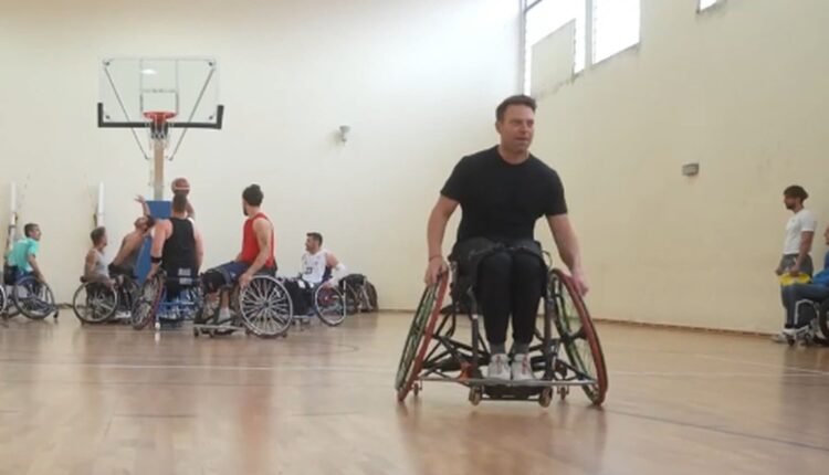 Κασσελάκης:-Έπαιξε-μπάσκετ-με-ΑμεΑ-στην-Κομοτηνή-–-«Δεσμεύομαι-για-ένα-σύγχρονο-κράτος»